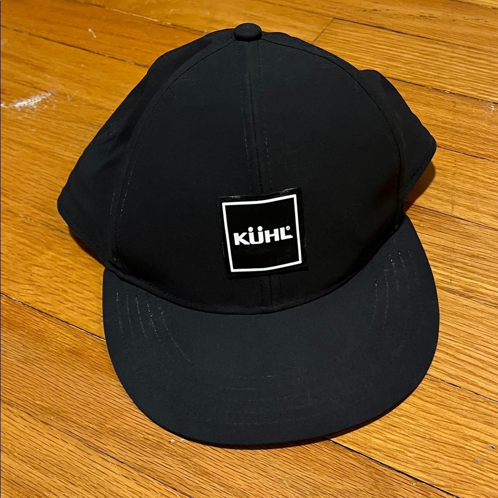 Kuhl Black Cap camping performance